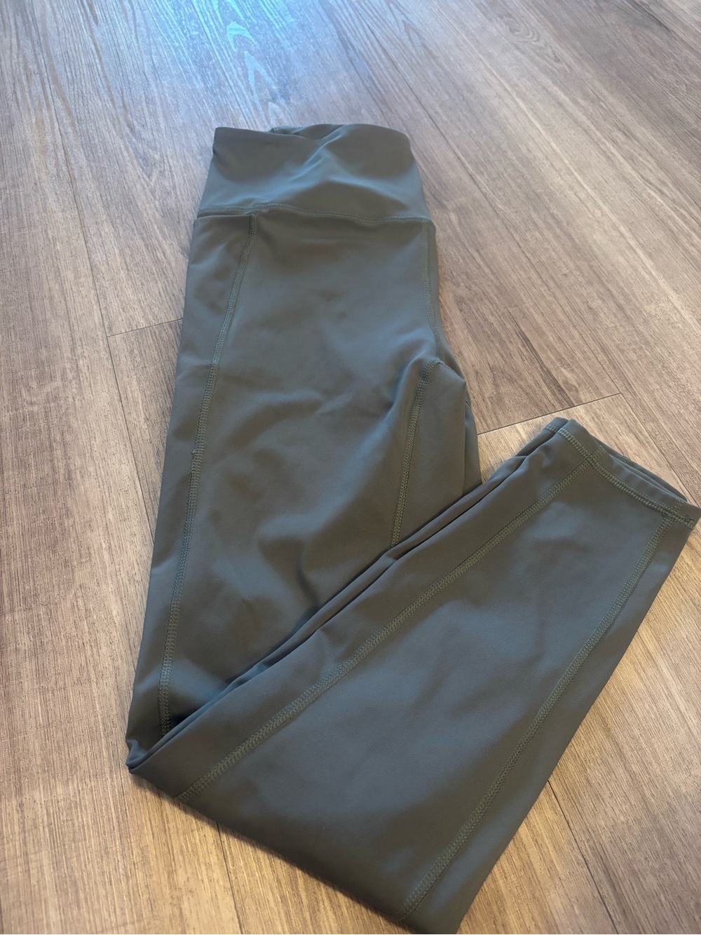 Like new High-Waist Olive Green Spyder leggings size L